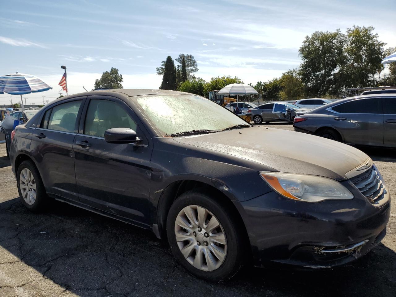 2014 Chrysler 200 Lx - Фото 4