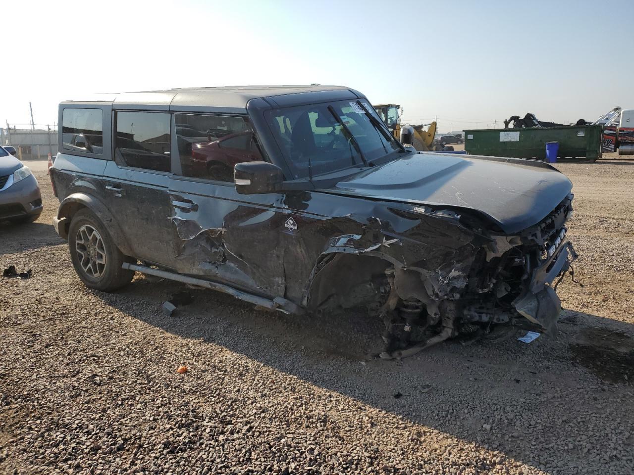 2024 Ford Bronco Outer Banks - Image 4