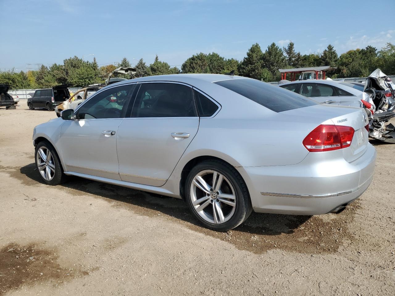 2015 Volkswagen Passat Sel - Фото 2