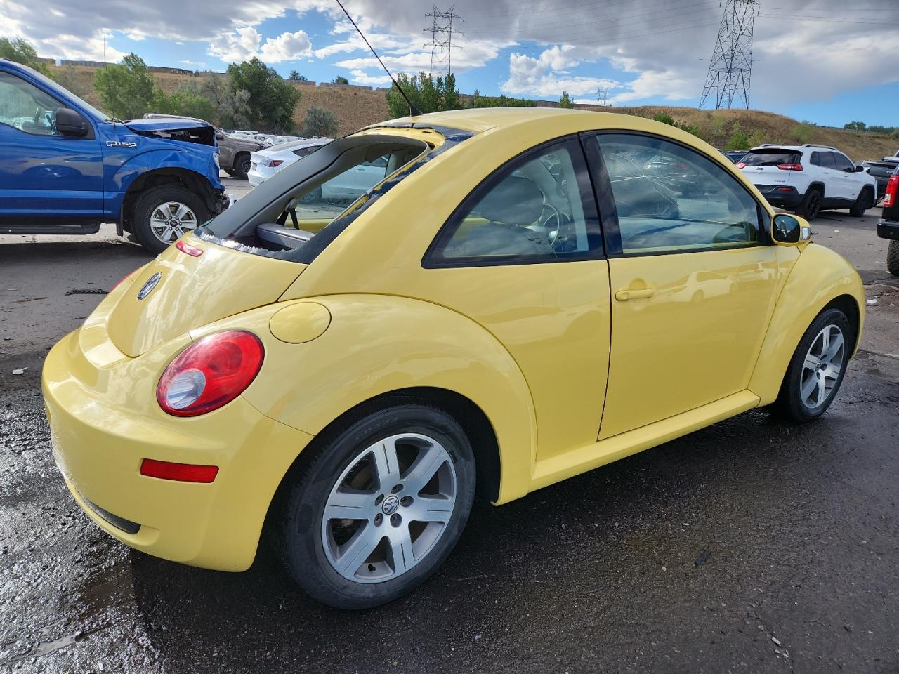 2006 Volkswagen New Beetle 2.5L Option Package 1 - Image 3