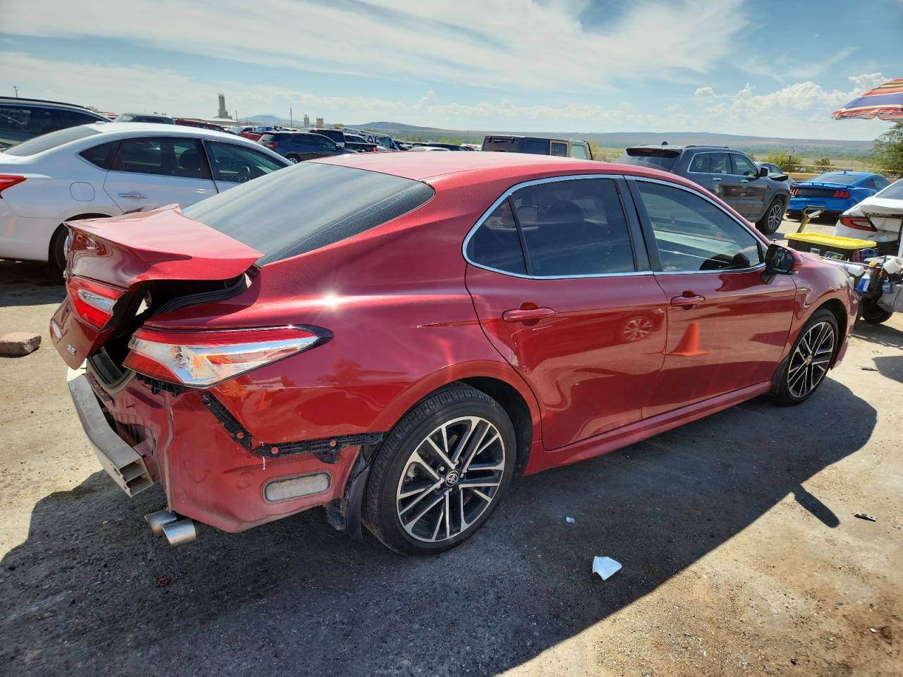 2020 Toyota Camry Se - Image 3