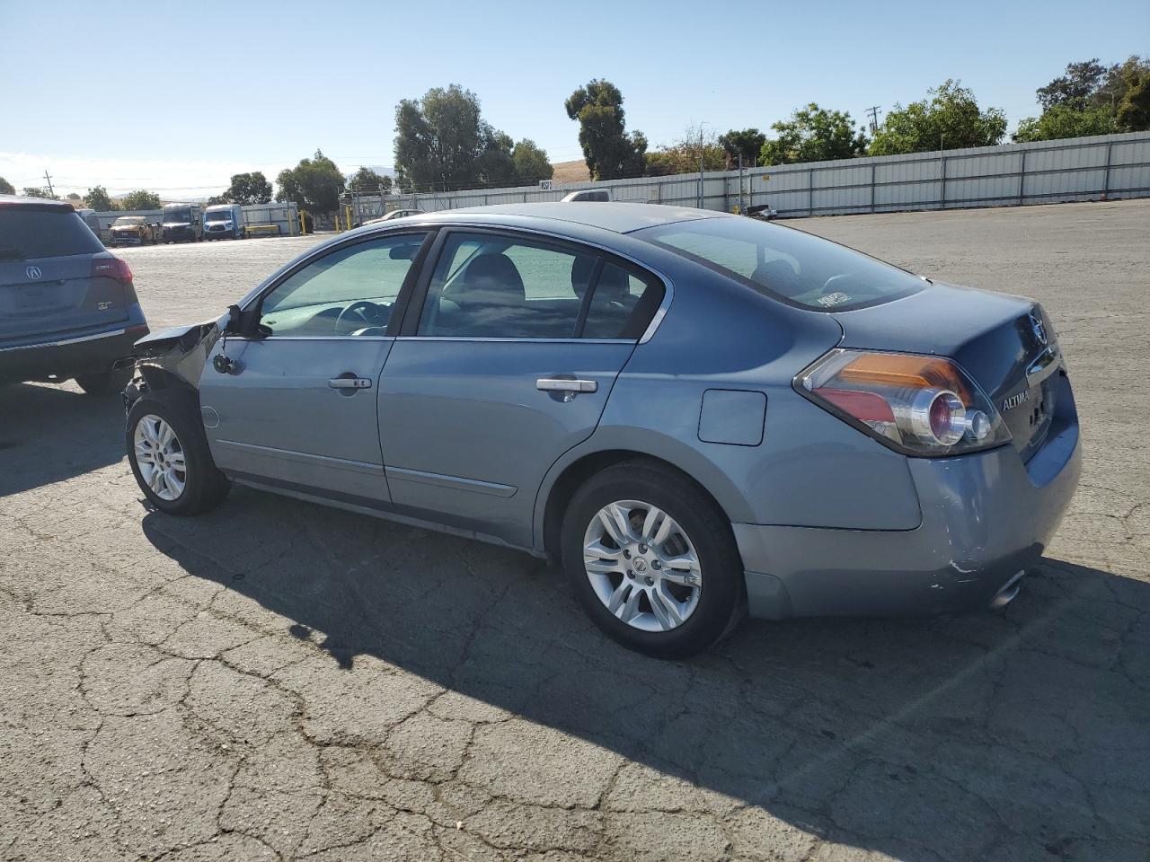 2011 Nissan Altima Base - Image 2