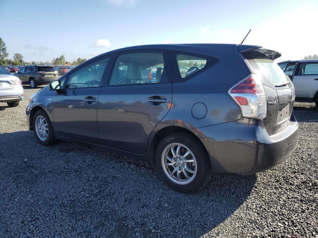 2015 Toyota Prius V - Фото 2