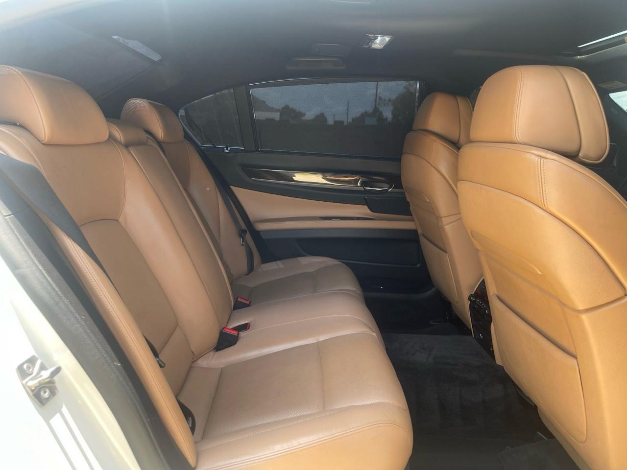 2010 BMW 750 Li - Фото 6