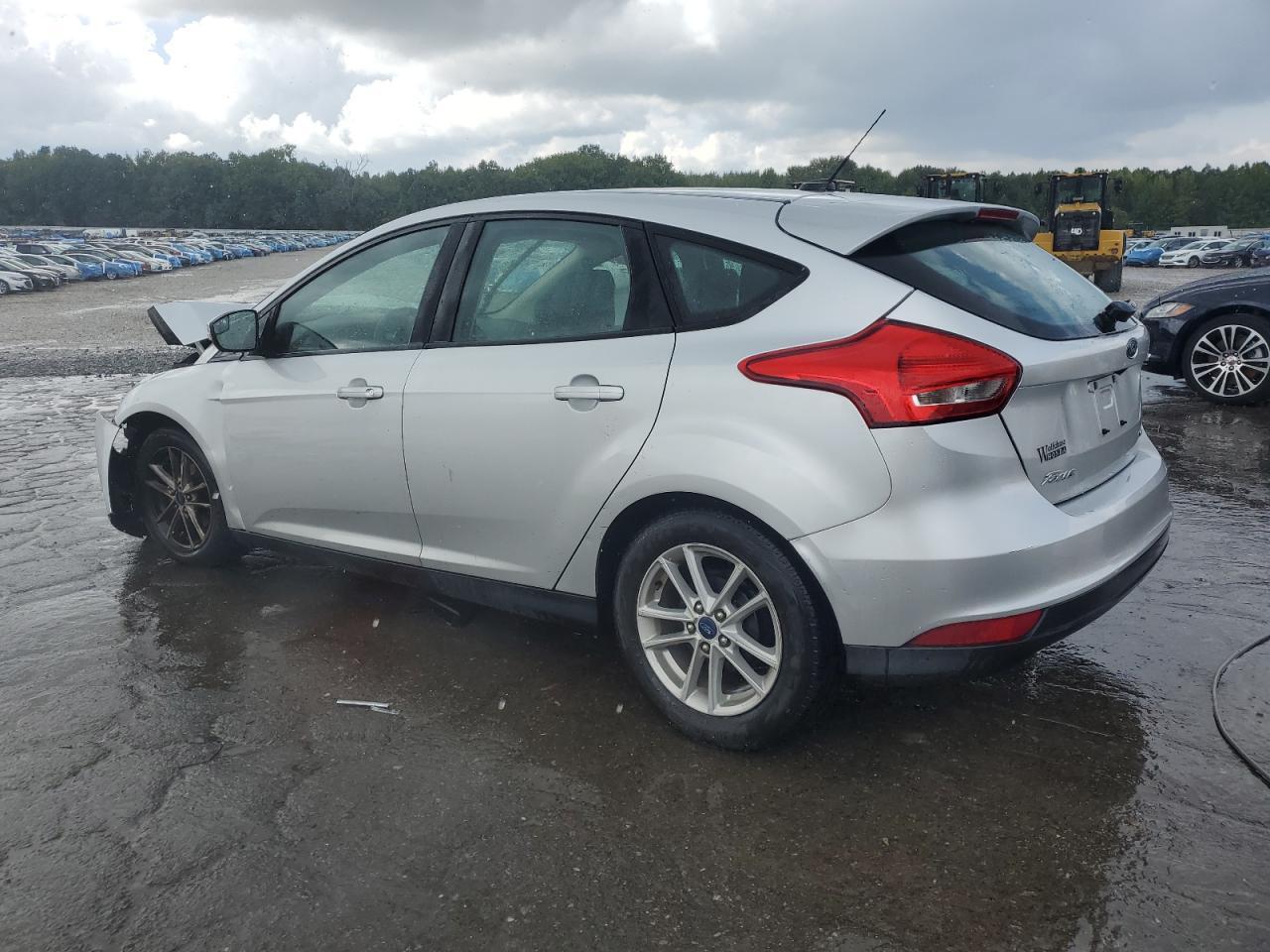 2017 Ford Focus Se - Фото 2