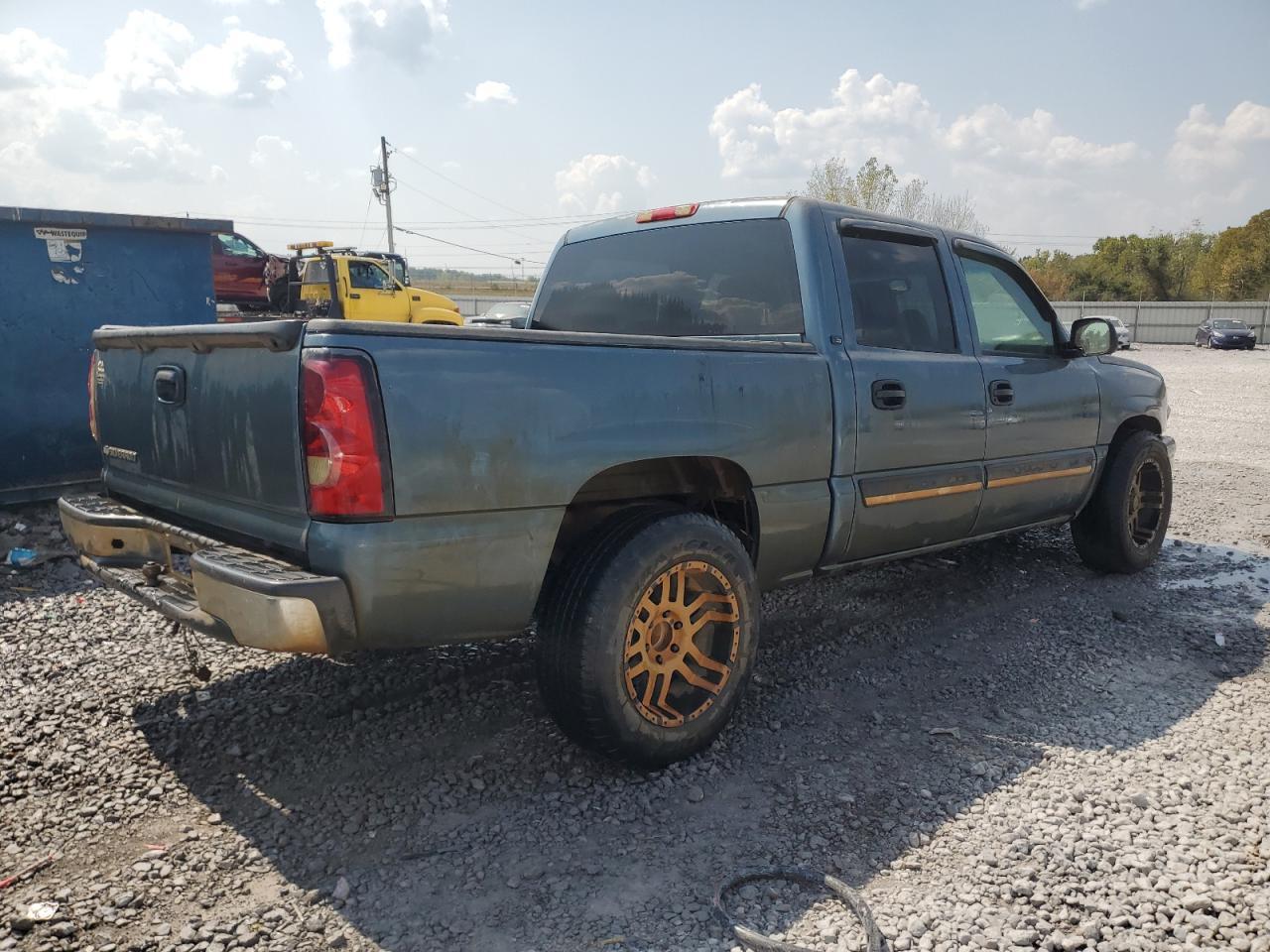 2006 Chevrolet Silverado - Image 3