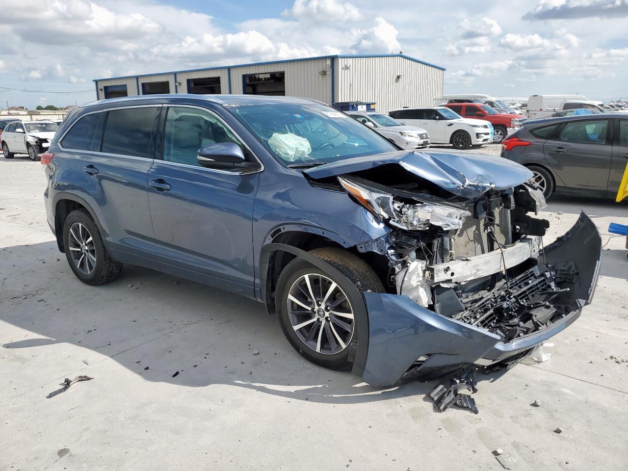 2018 Toyota Highlander Se - Image 4