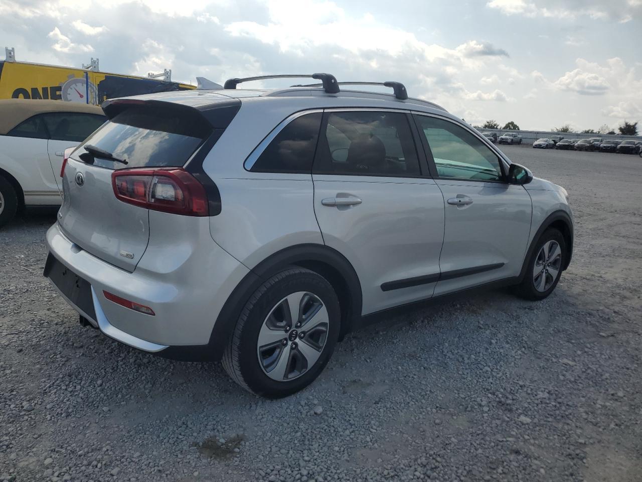 2018 Kia Niro Fe - Image 3