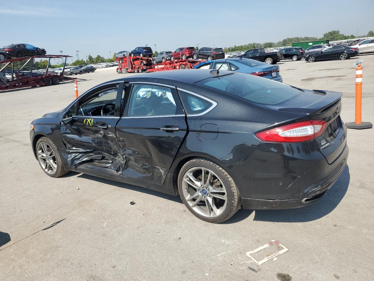 2013 Ford Fusion - Фото 2