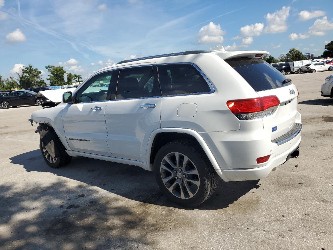 2018 Jeep Grand Cherokee Overland - Фото 2