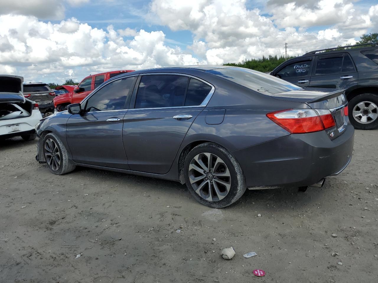 2015 Honda Accord Sport - Image 2