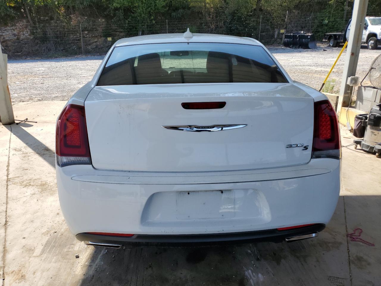 2019 Chrysler 300 S - Фото 6