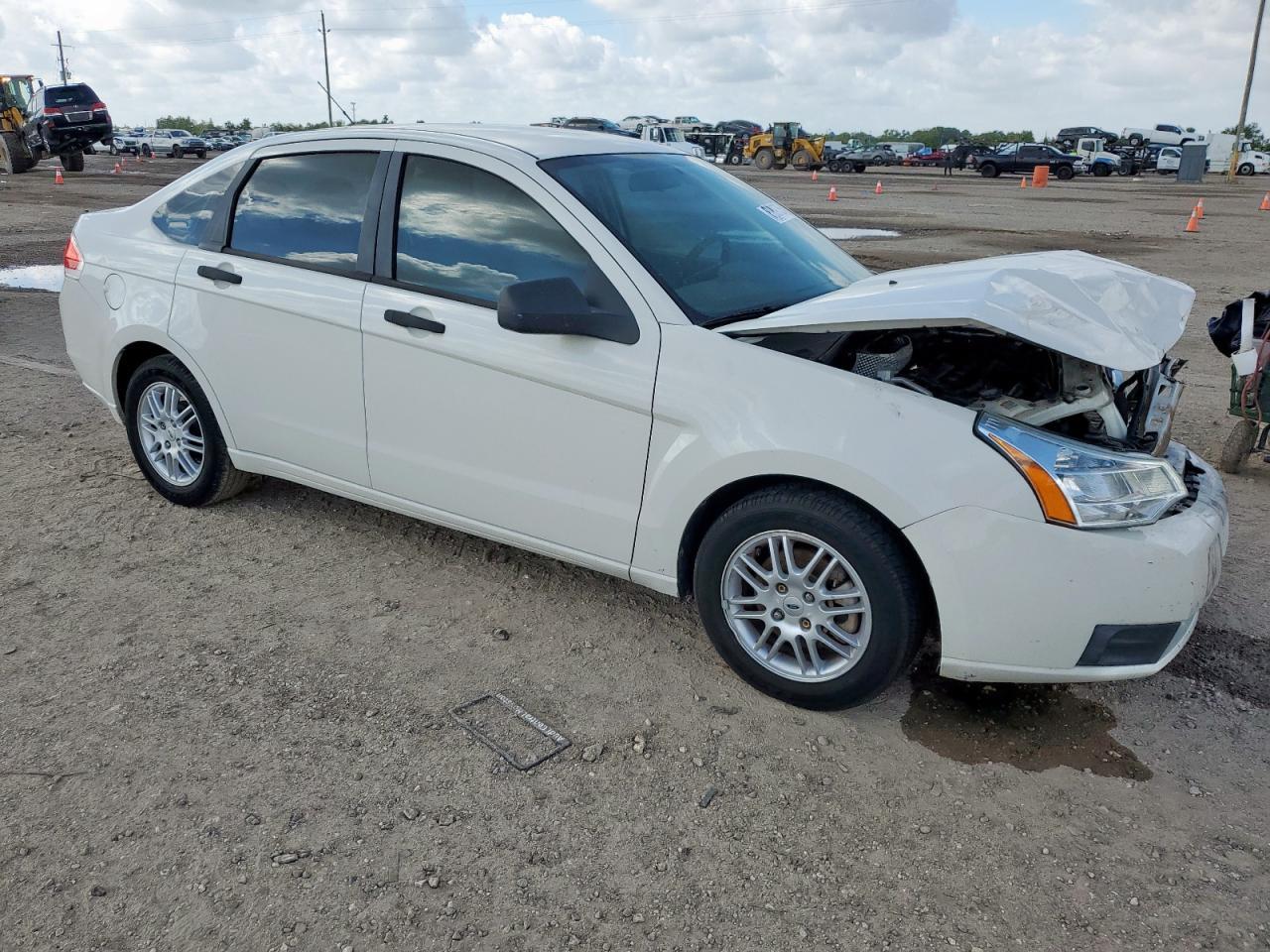 2010 Ford Focus Se - Фото 4