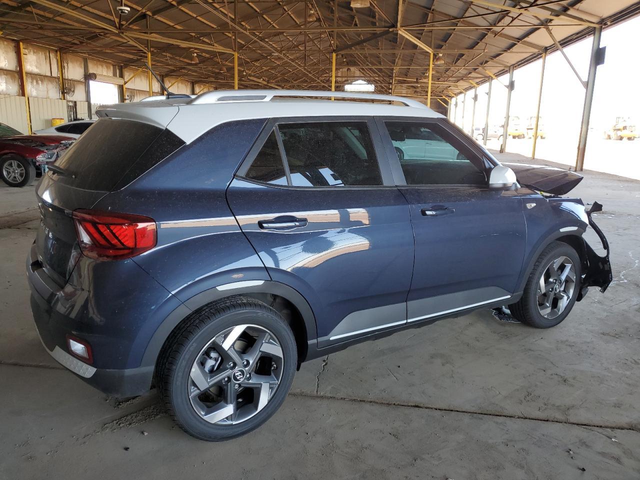 2025 Hyundai Venue Sel - Image 3