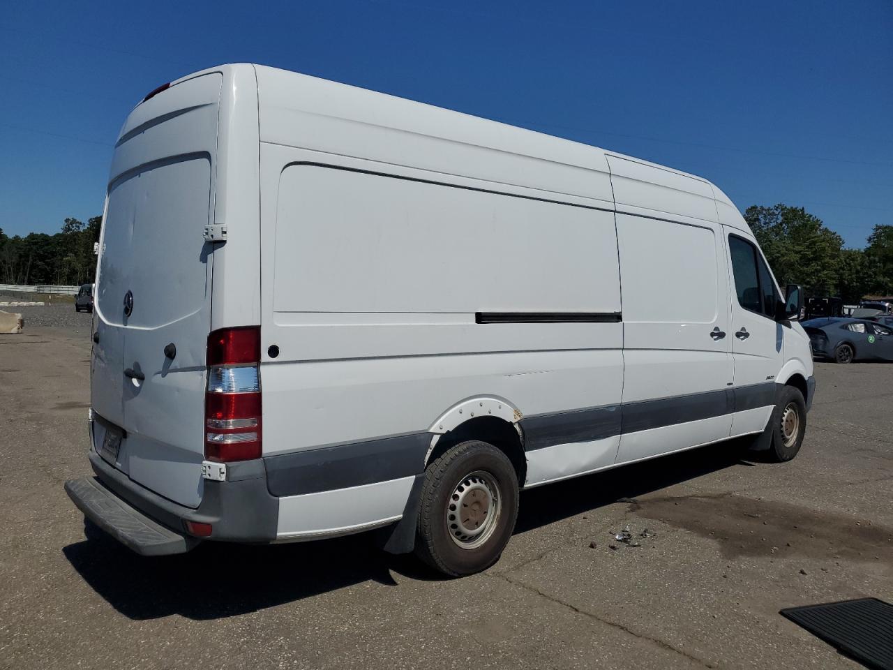 2014 Mercedes-Benz Sprinter 2500 - Image 3