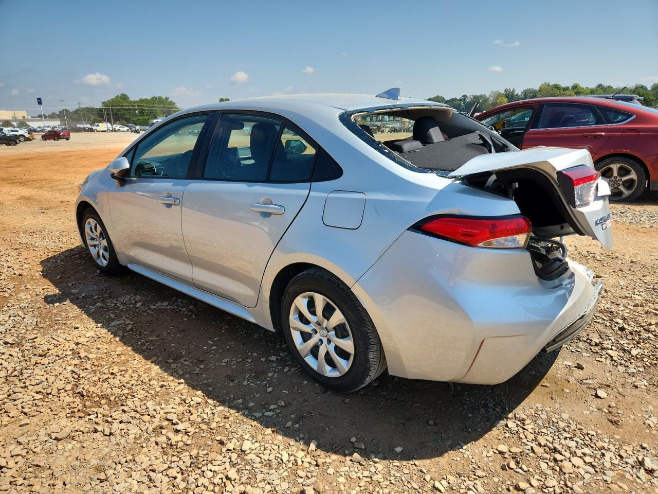 2025 Toyota Corolla Le - Фото 2
