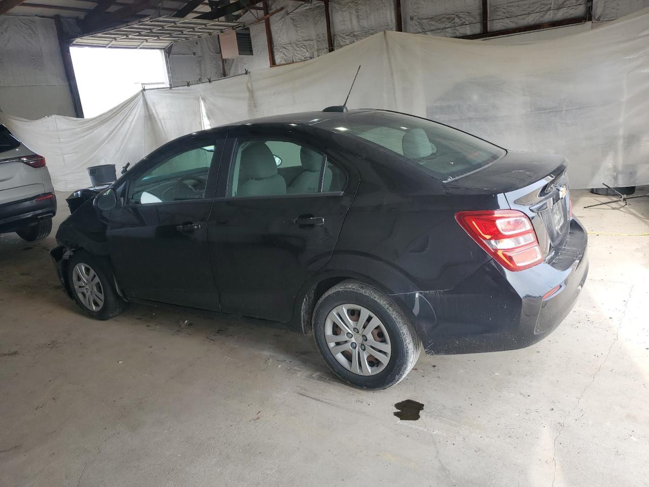 2017 Chevrolet Sonic Ls - Фото 2