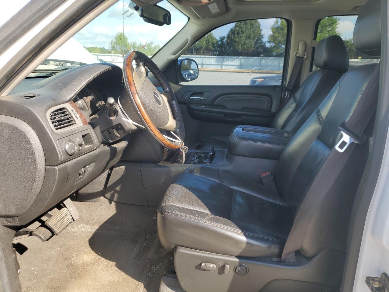 2009 GMC Sierra K1500 Denali - Image 7