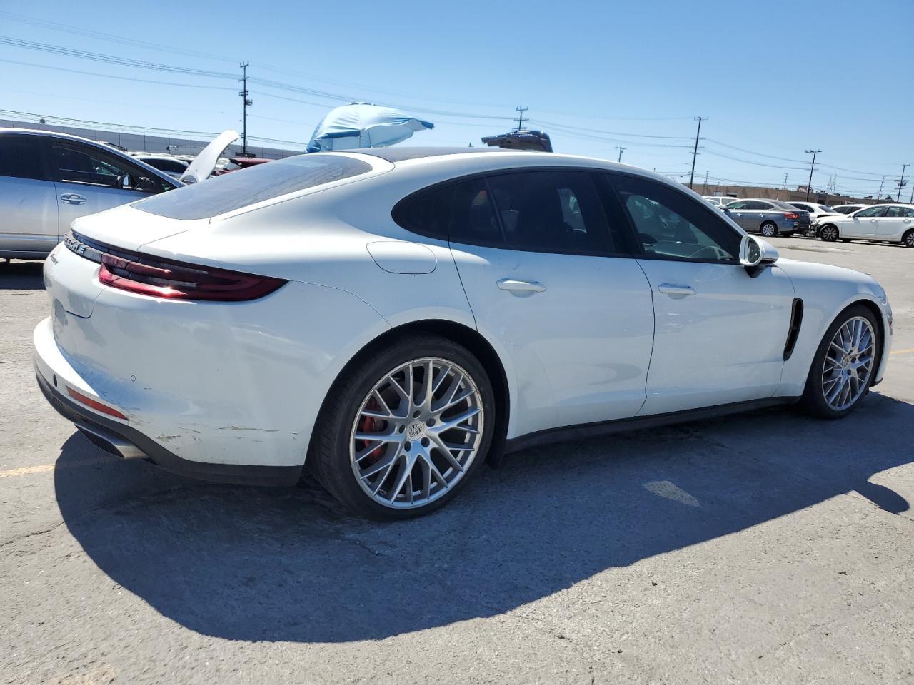 2018 Porsche Panamera 4 - Фото 3