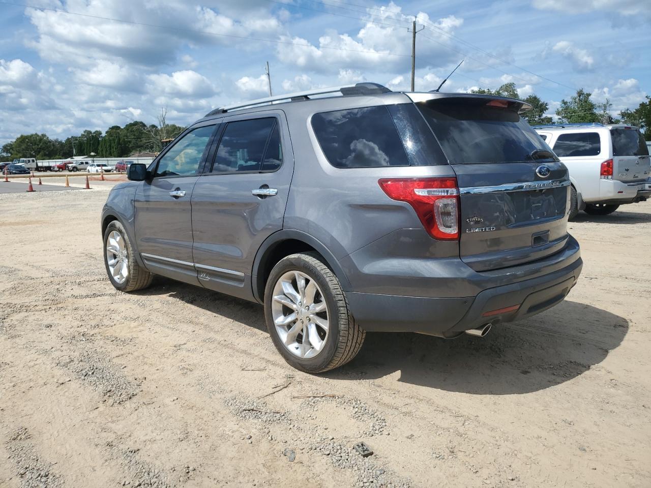 2014 Ford Explorer Limited - Image 2