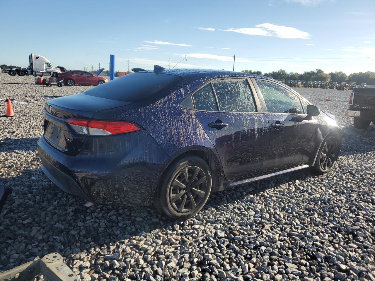 2021 Toyota Corolla Le - Фото 3