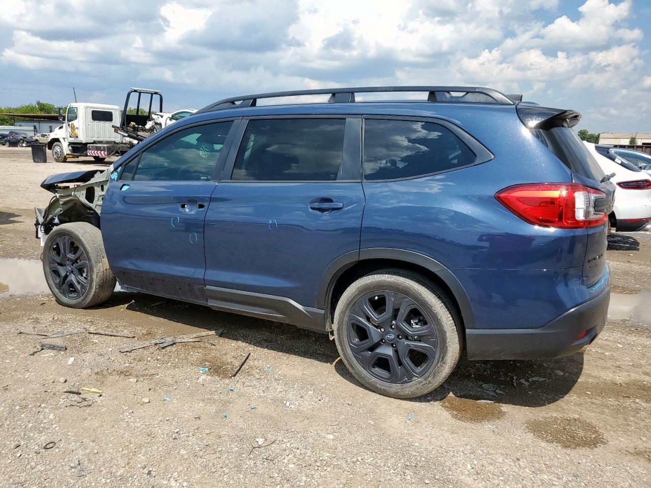 2023 Subaru Ascent Limited - Image 2