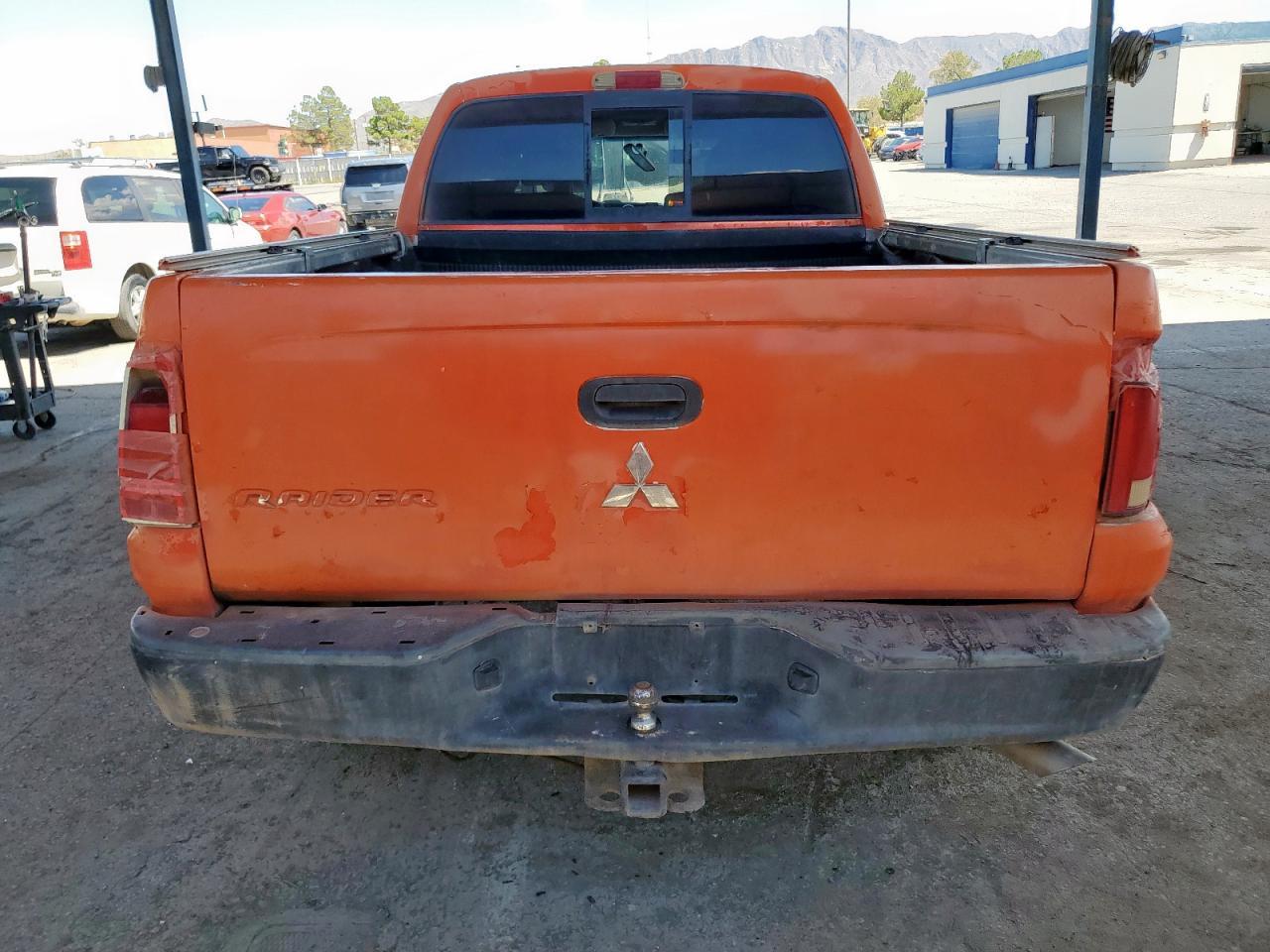2006 Mitsubishi Raider Durocross - Фото 6