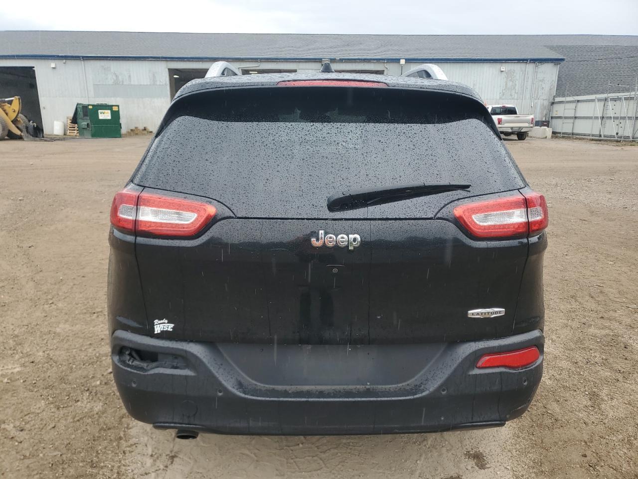 2017 Jeep Cherokee Latitude - Image 6