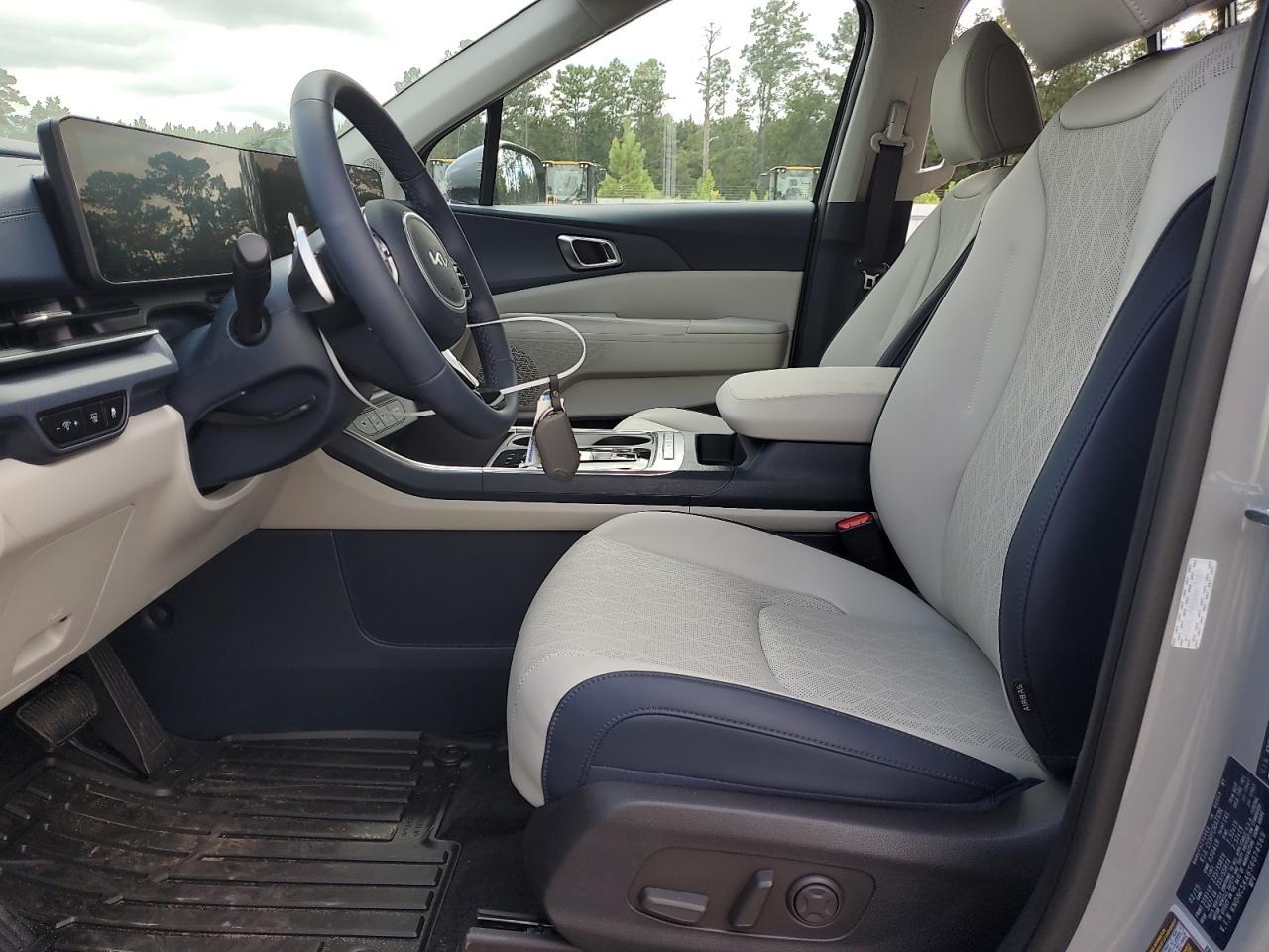 2025 Kia Carnival Ex - Image 7