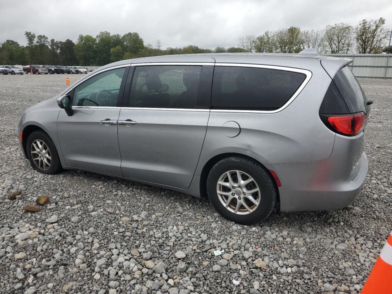 2017 Chrysler Pacifica Touring - Фото 2