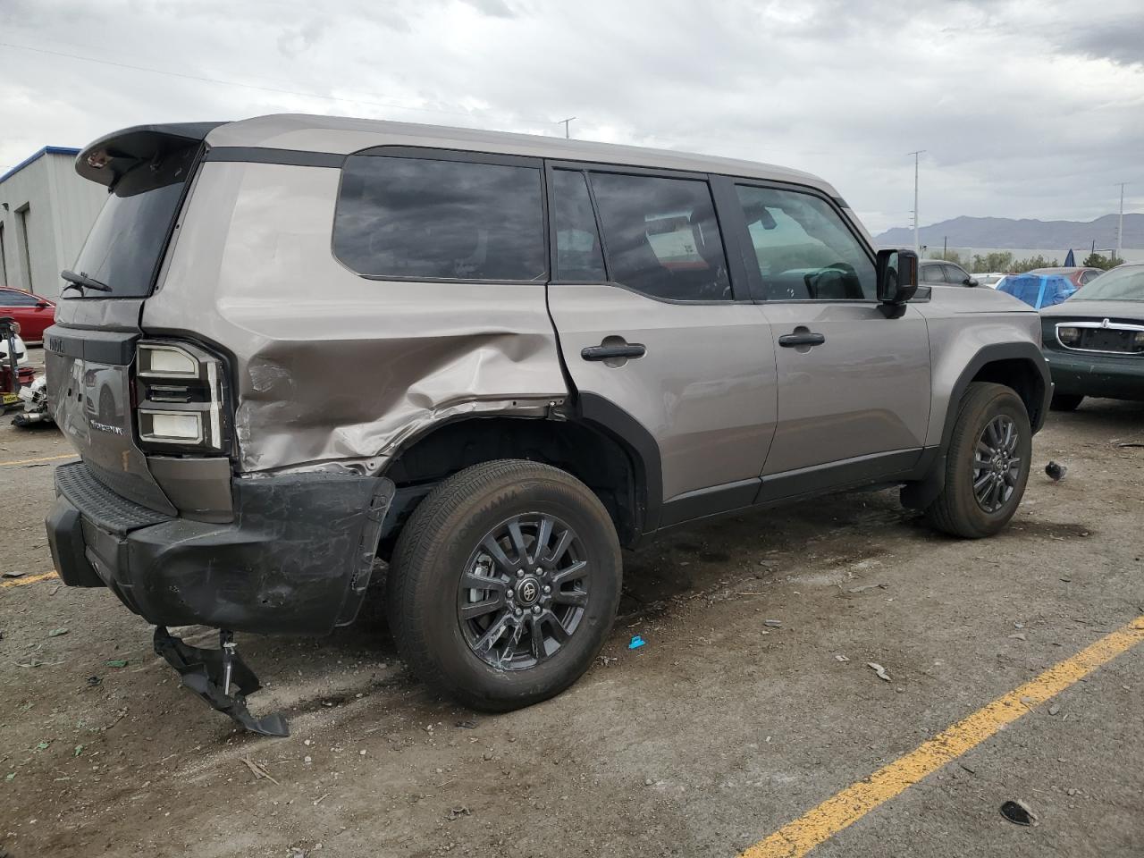 2025 Toyota Land Cruiser Base - Фото 3