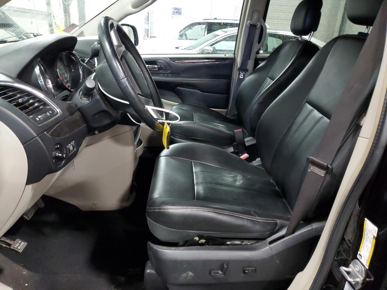 2016 Chrysler Town & Country Touring - Фото 7