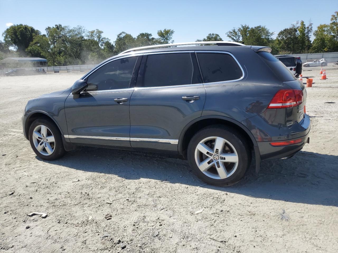 2013 Volkswagen Touareg V6 - Фото 2