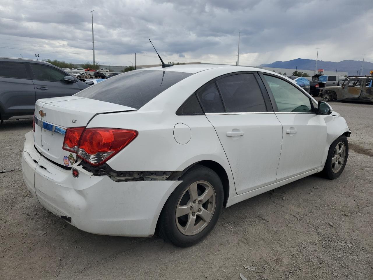 2013 Chevrolet Cruze Lt - Image 3