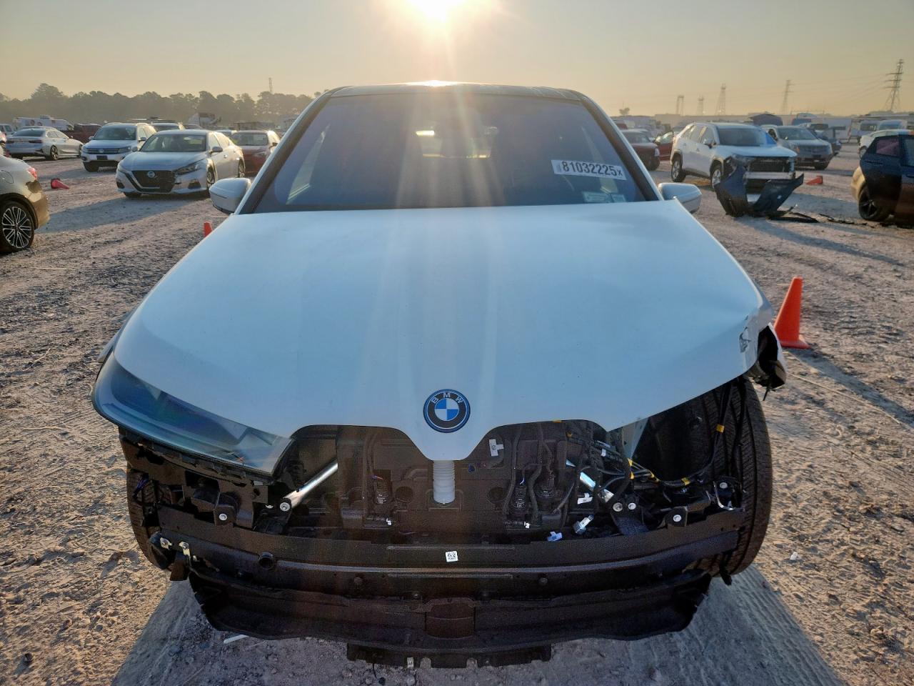 2025 BMW Ix xDrive50 - Фото 5