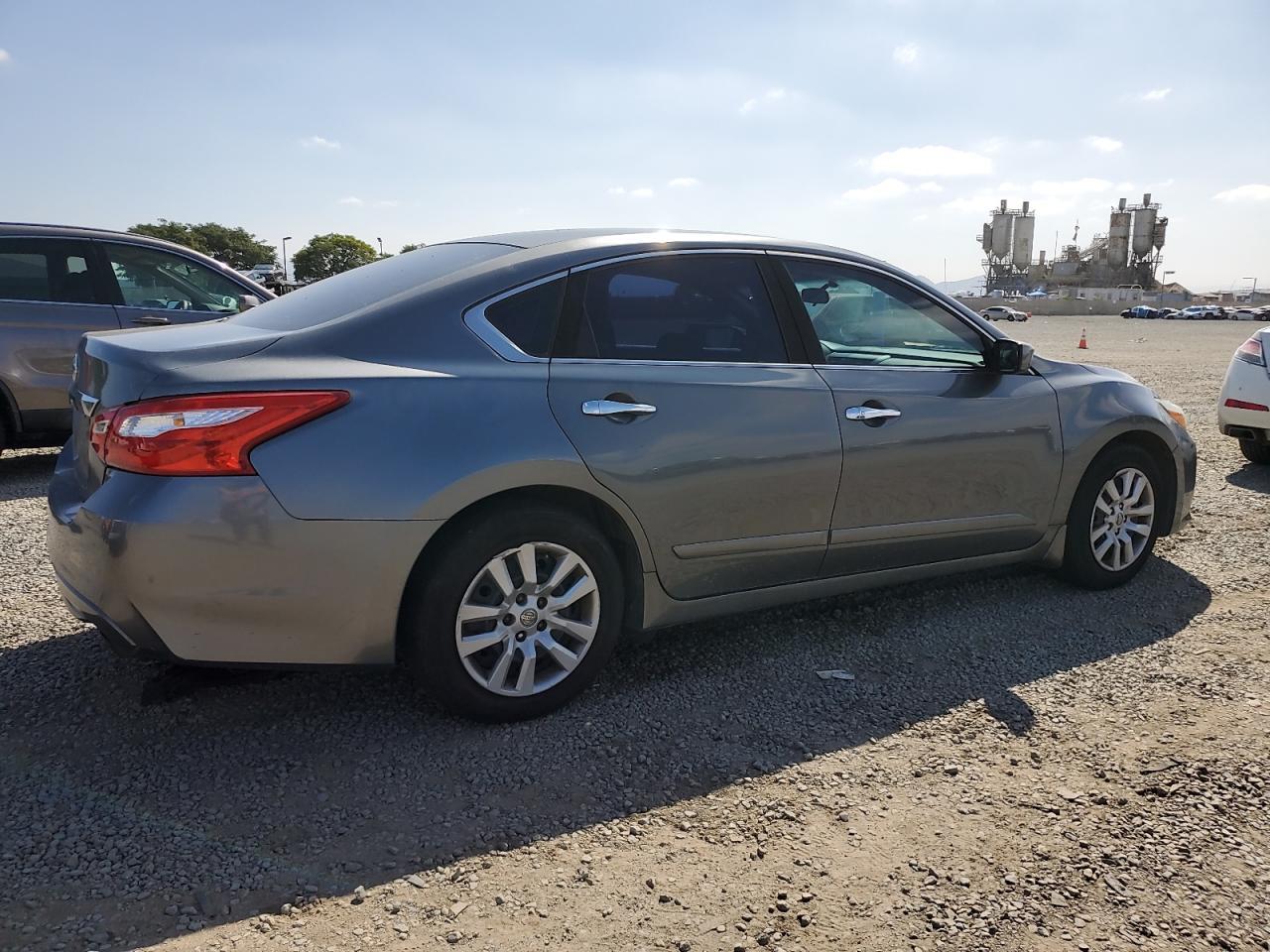 2017 Nissan Altima 2.5 - Image 3