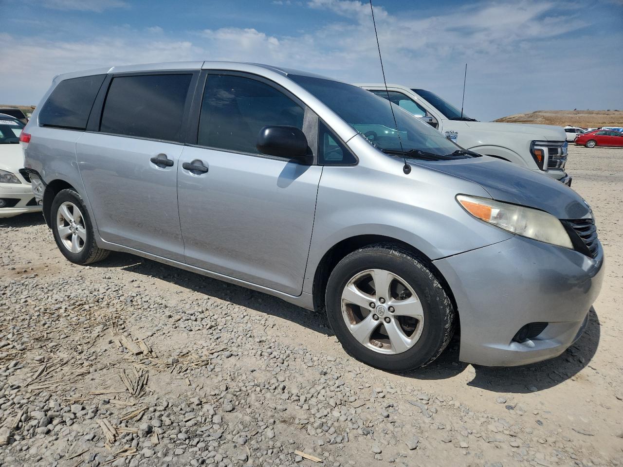 2014 Toyota Sienna - Image 4