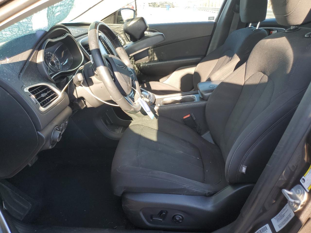 2015 Chrysler 200 Limited - Image 7