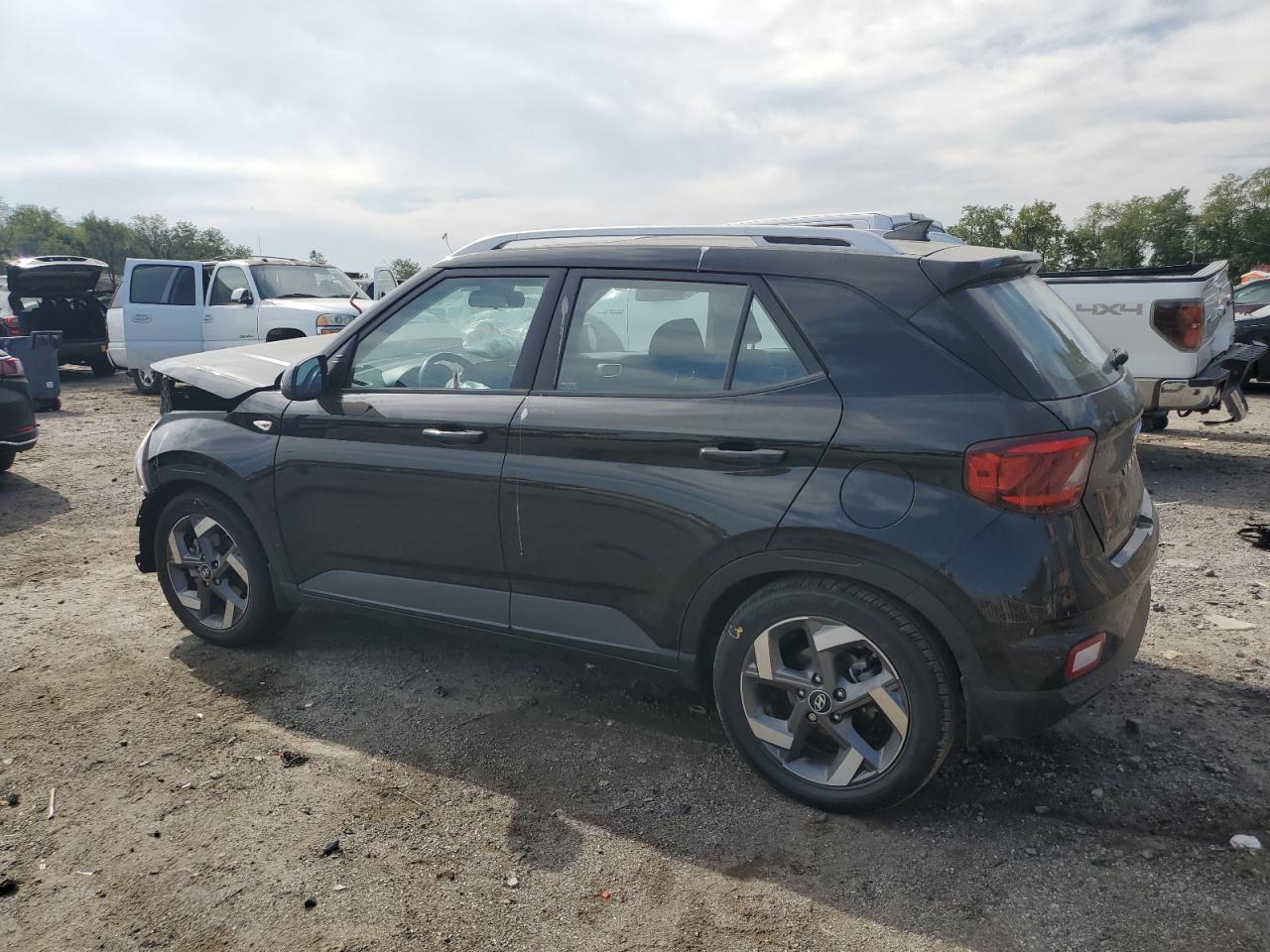 2022 Hyundai Venue Sel - Image 2