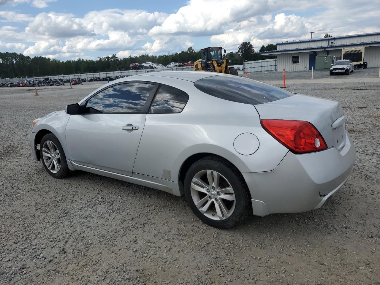 2013 Nissan Altima S - Image 2
