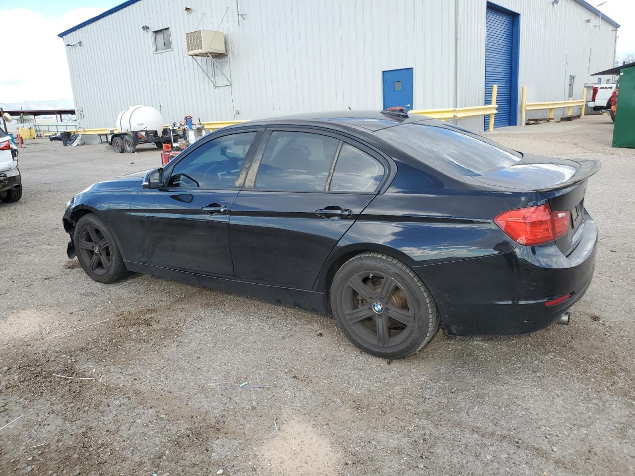 2014 BMW 320 I - Фото 2