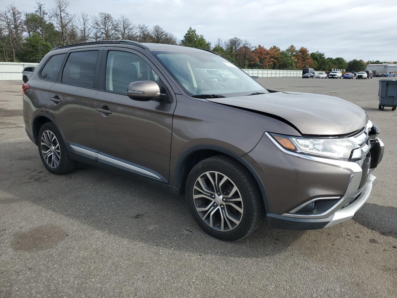2016 Mitsubishi Outlander Se - Image 4