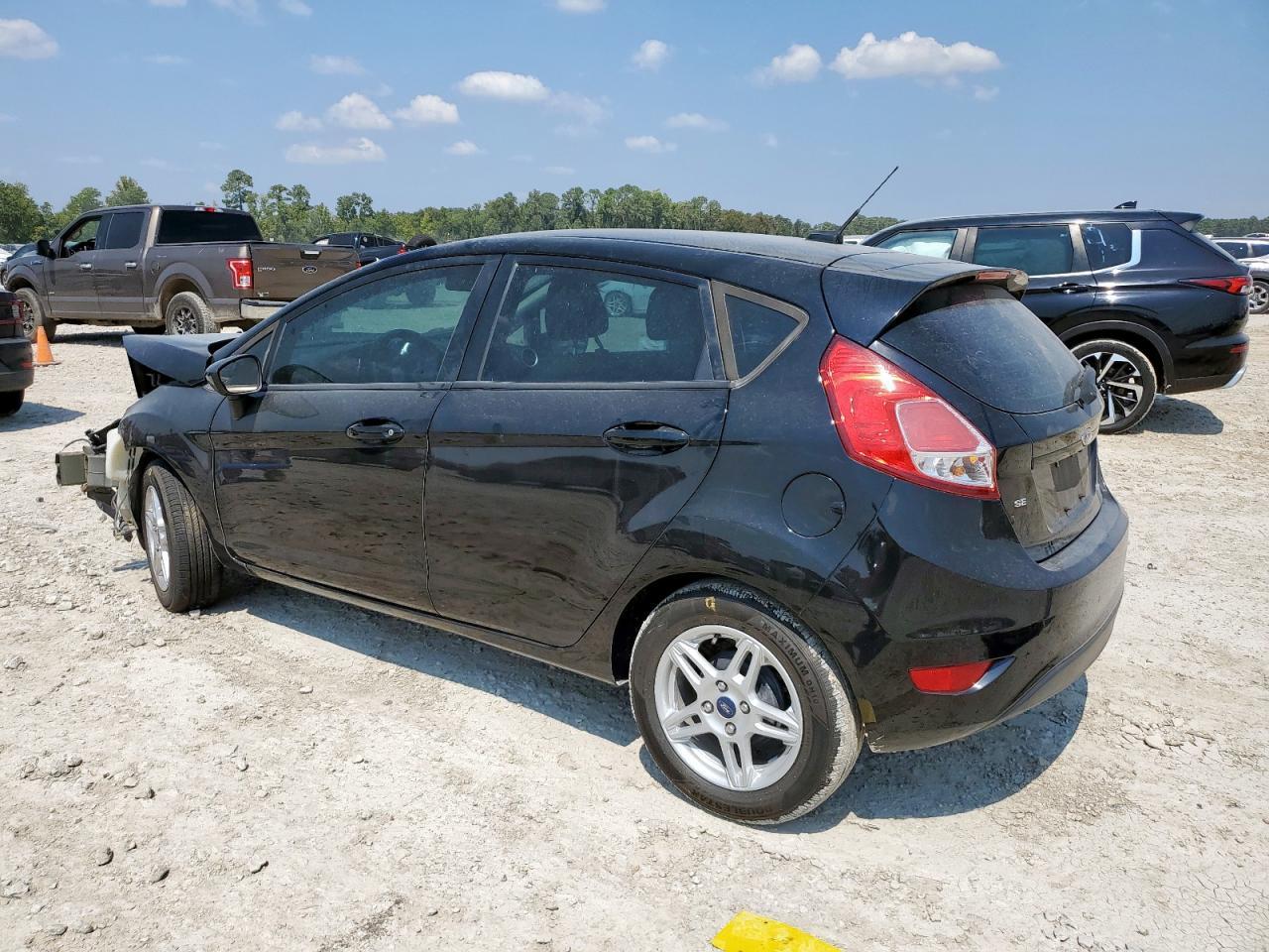 2018 Ford Fiesta Se - Фото 2