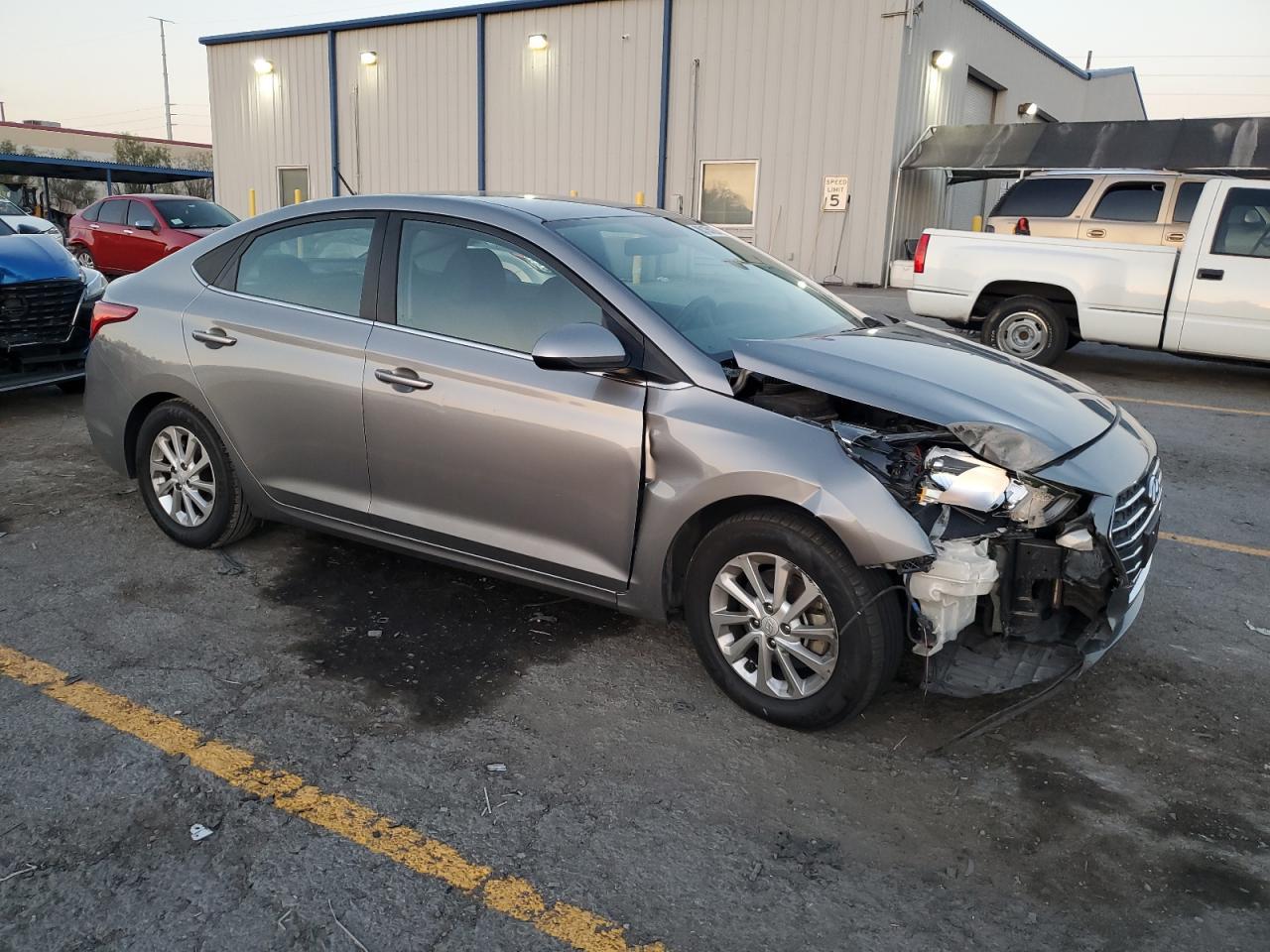 2021 Hyundai Accent Se - Фото 4