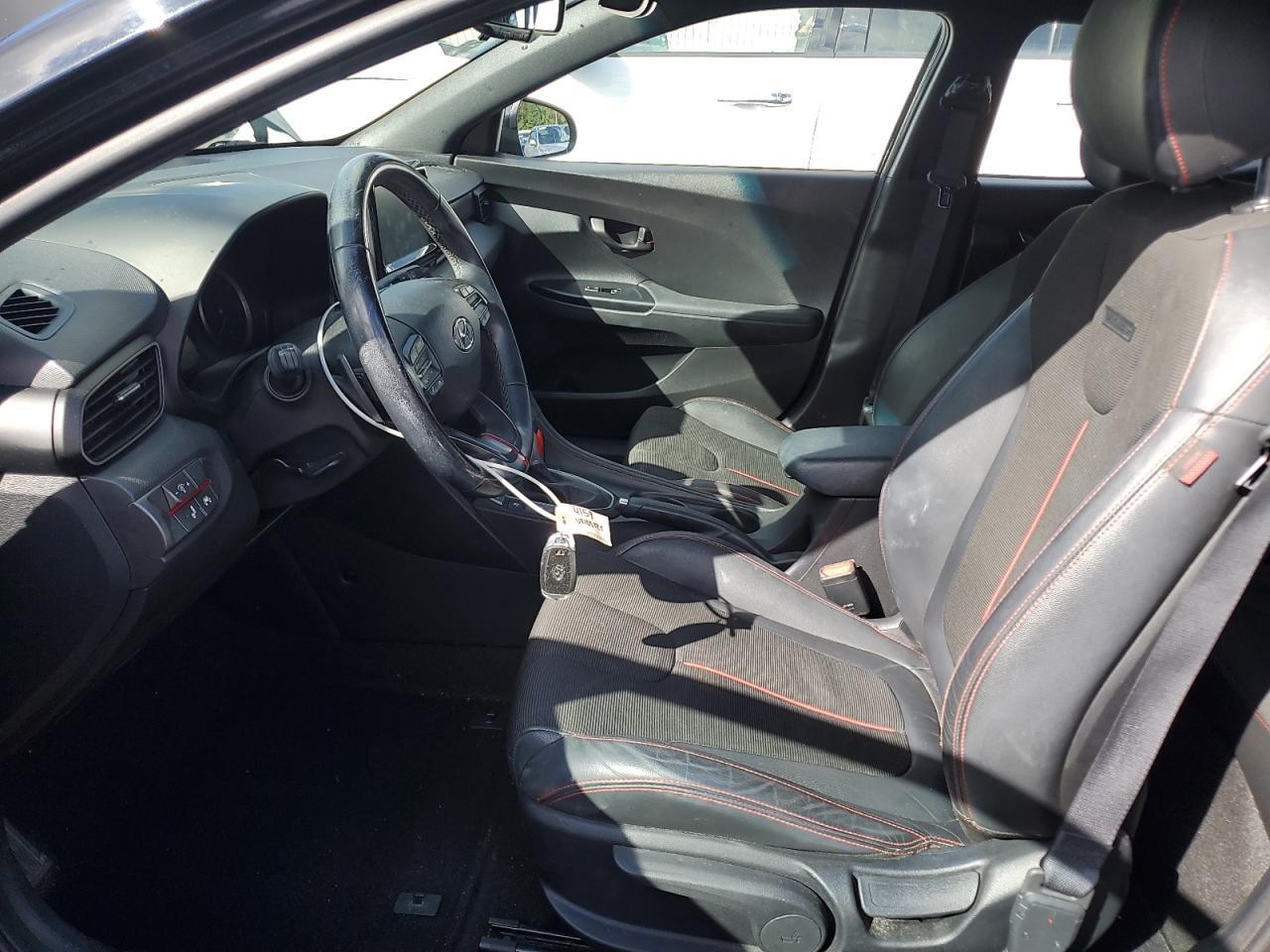 2019 Hyundai Veloster Base - Image 7