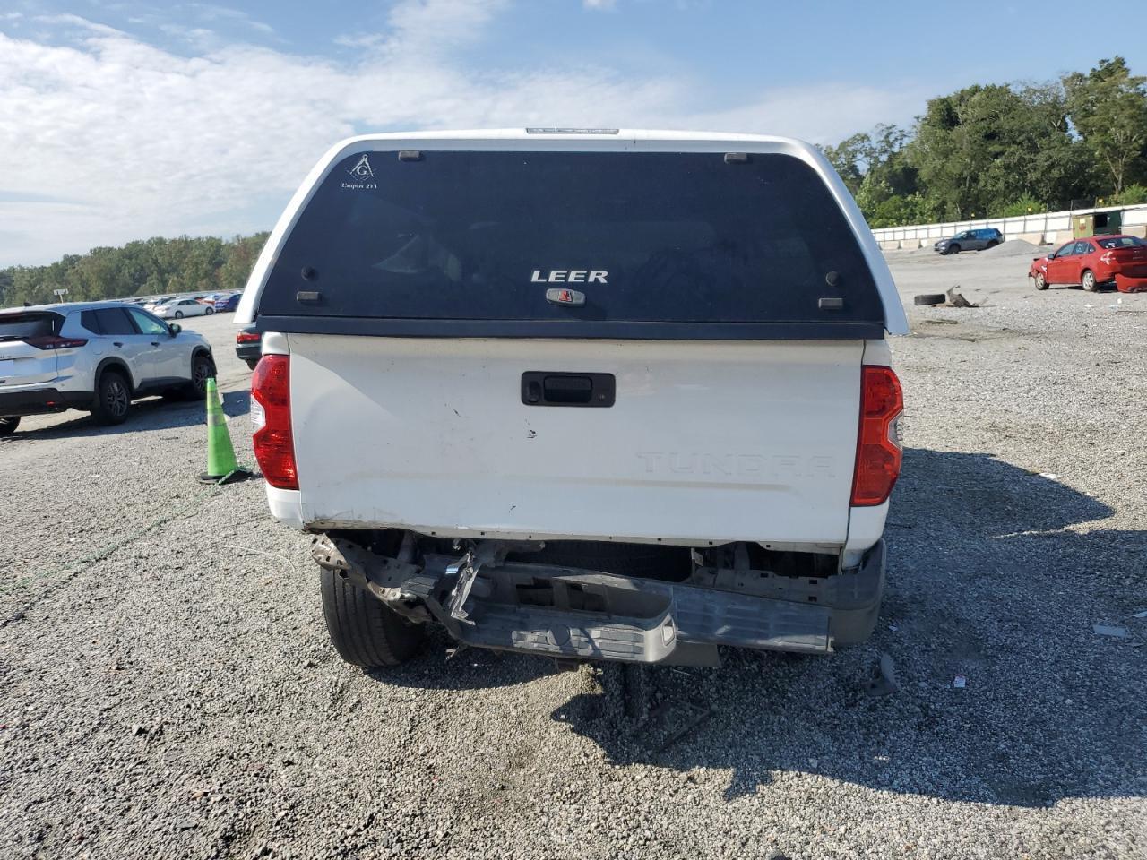 2014 Toyota Tundra Double Cab Sr - Image 6