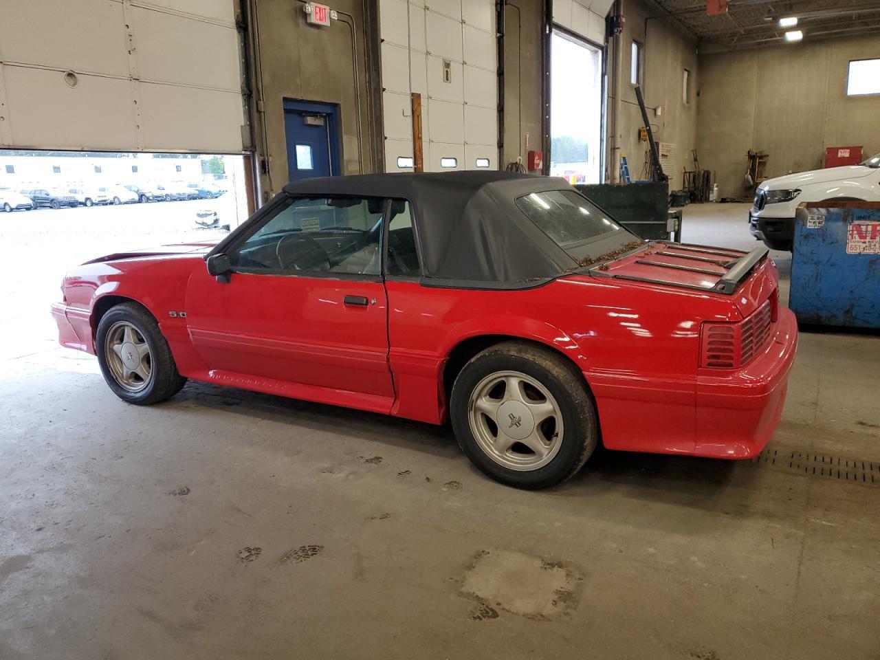 1992 Ford Mustang Gt - Фото 2