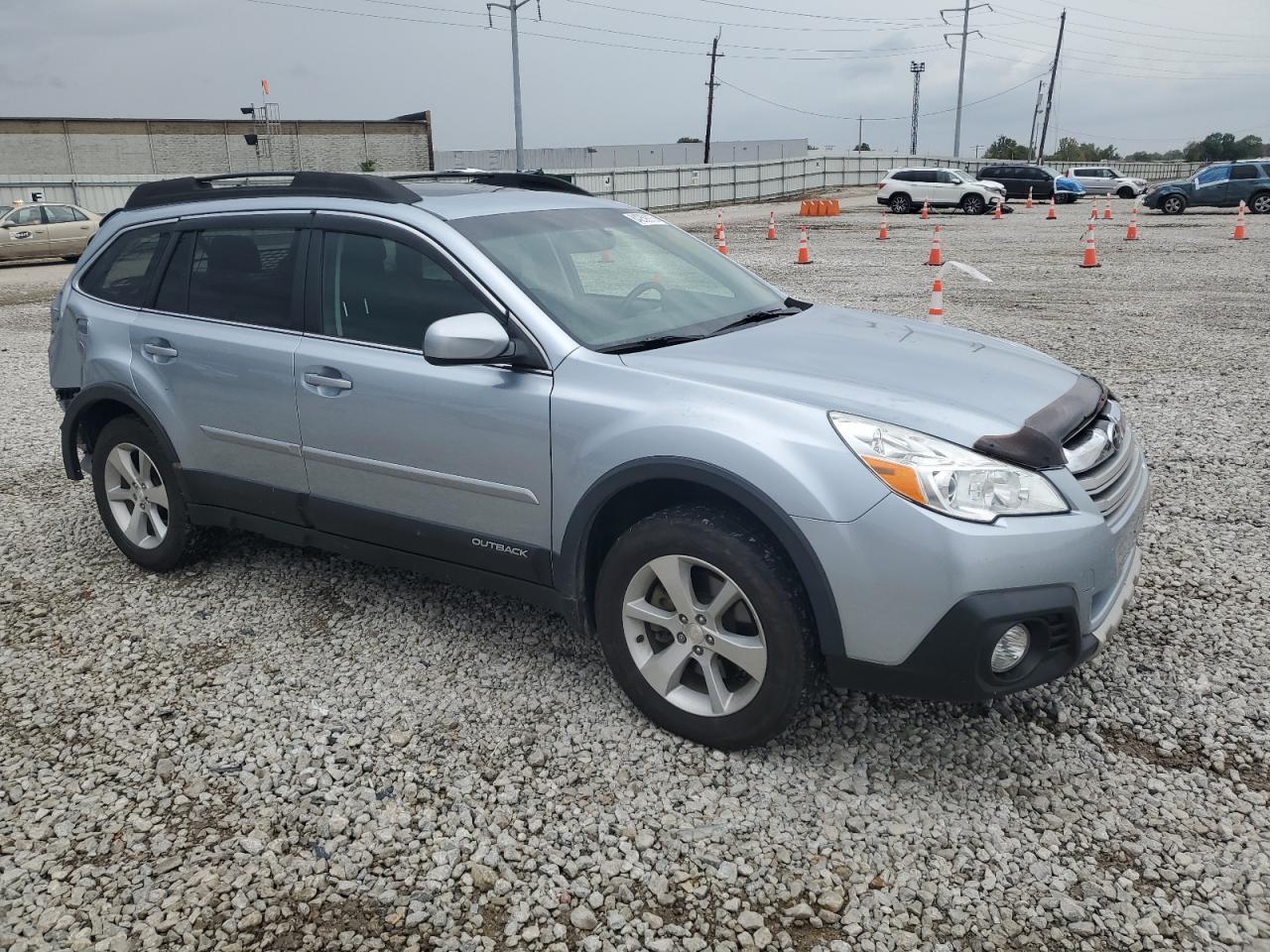 2013 Subaru Outback 3.6R Limited - Image 4