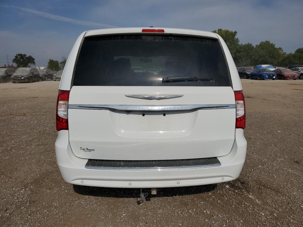 2016 Chrysler Town & Country Touring L - Фото 6