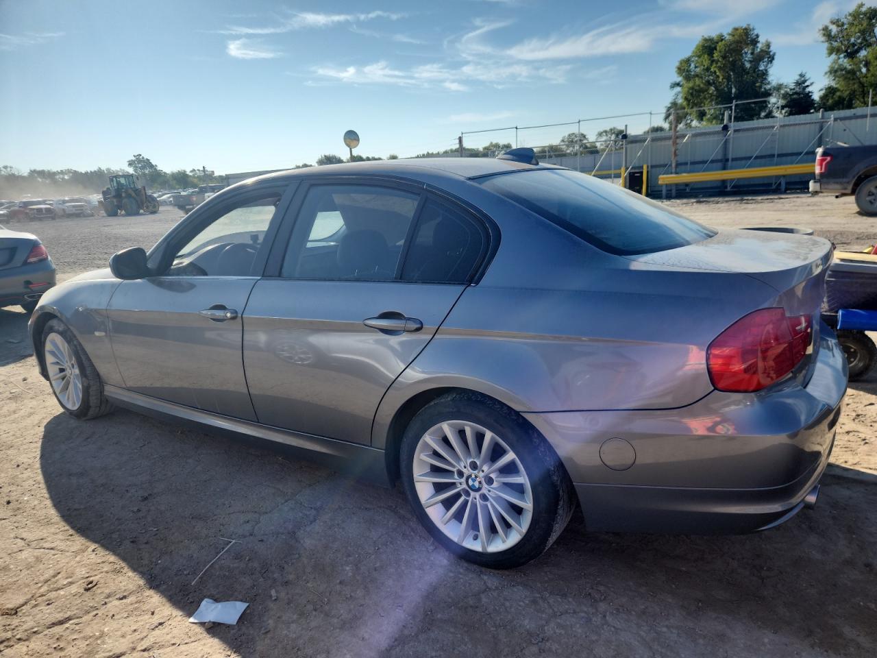 2011 BMW 335 D - Image 2